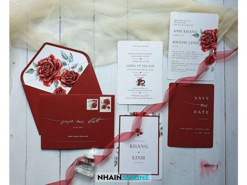 Mẫu thiệp cưới đẹp màu đỏ hoạ tiết hoa hồng